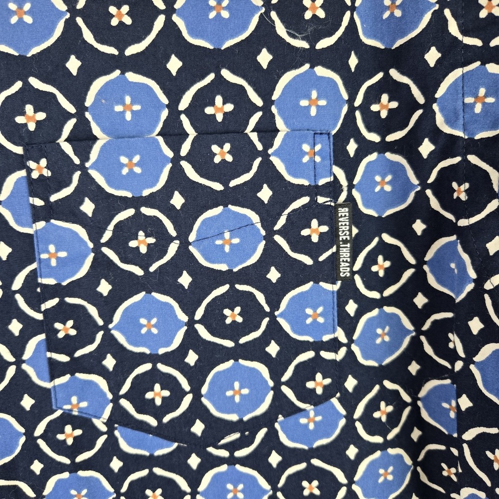 Reverse Threads Shirt Mens Large Blue Geometric Short Sleeve Button Up Beach - Picture 3 of 7
